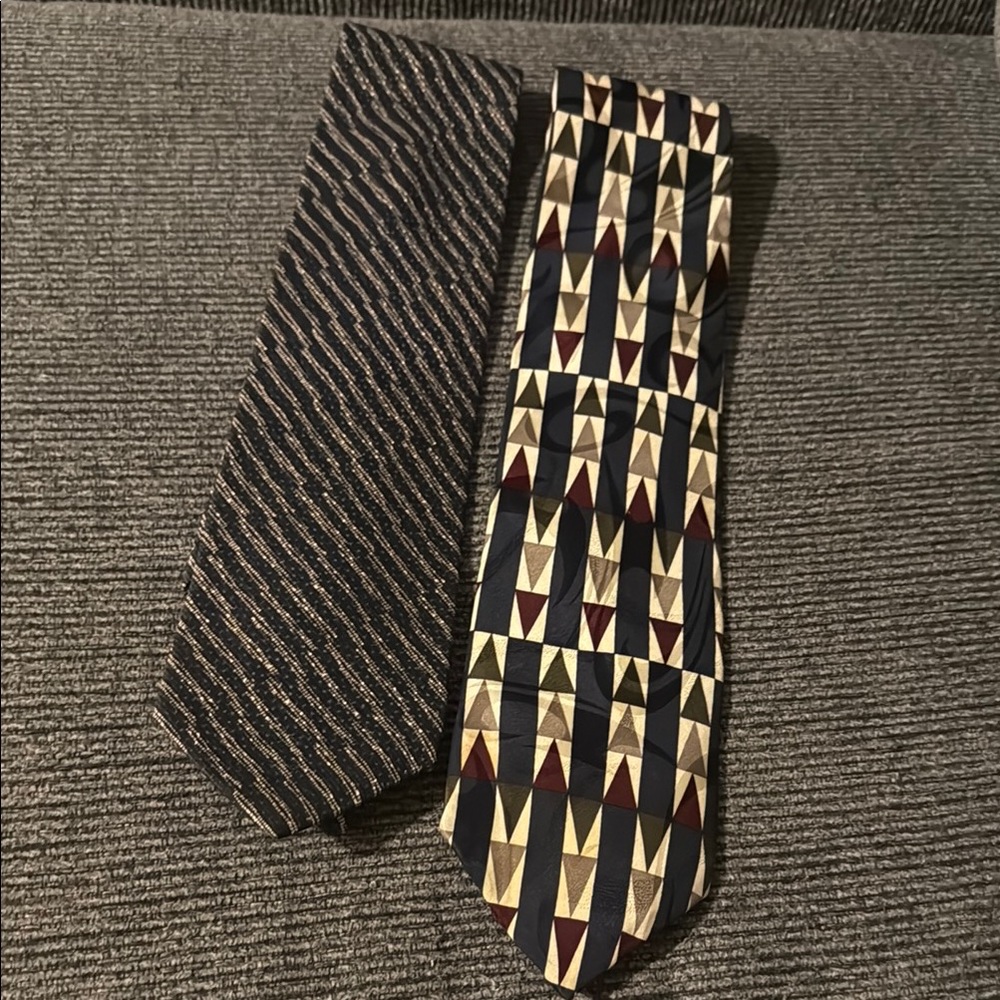 Structure Black and Gold Geometric Ties
